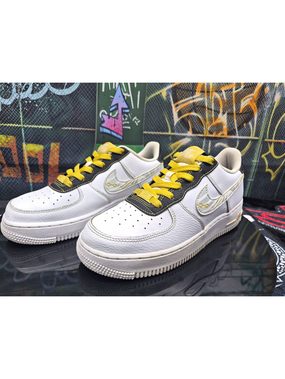 Nike Air Force 1 Low Top Sneaker White Yellow Black 6Y 6M 7.5W DH5480-100 6